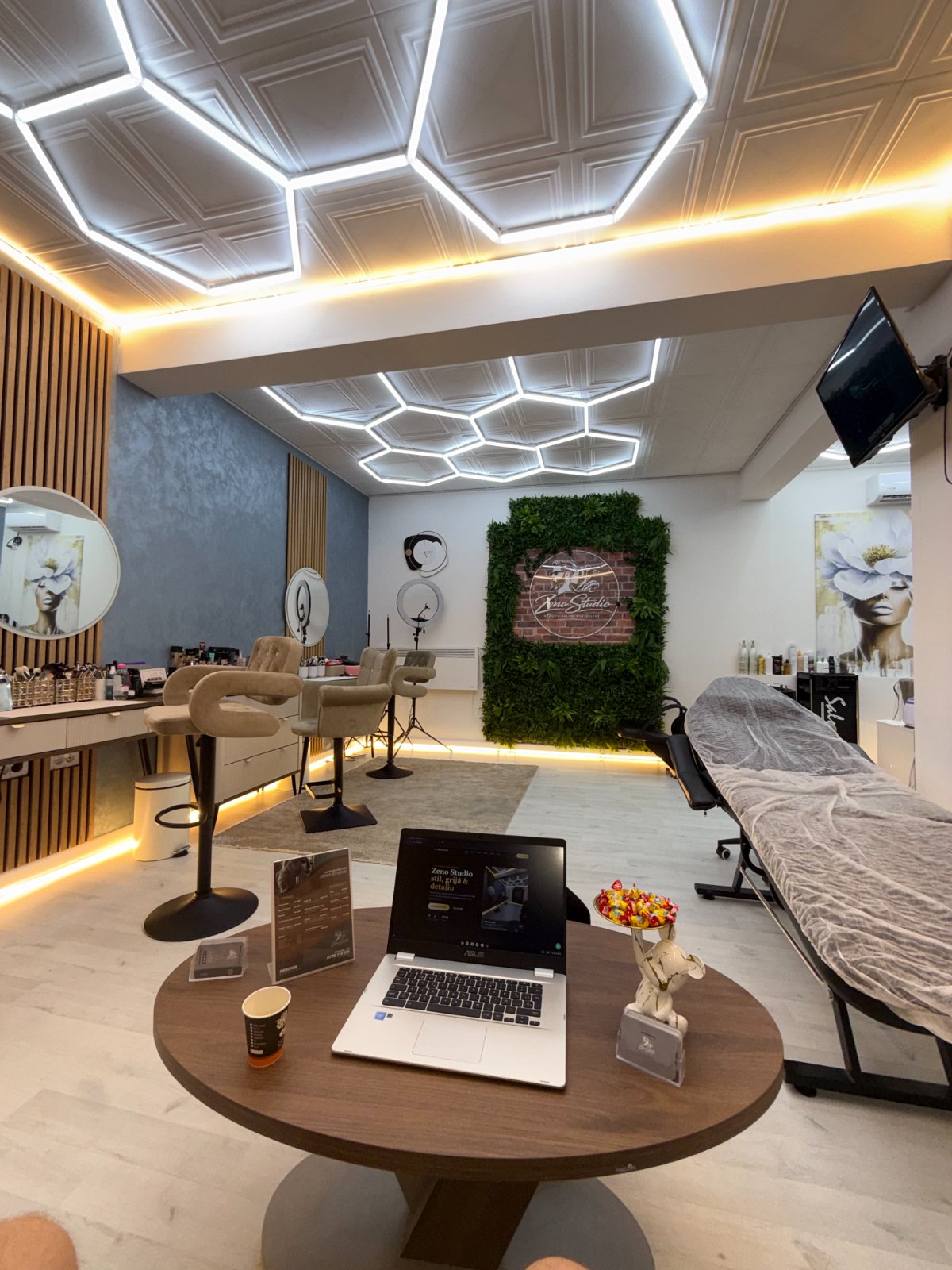 Zeno Studio
